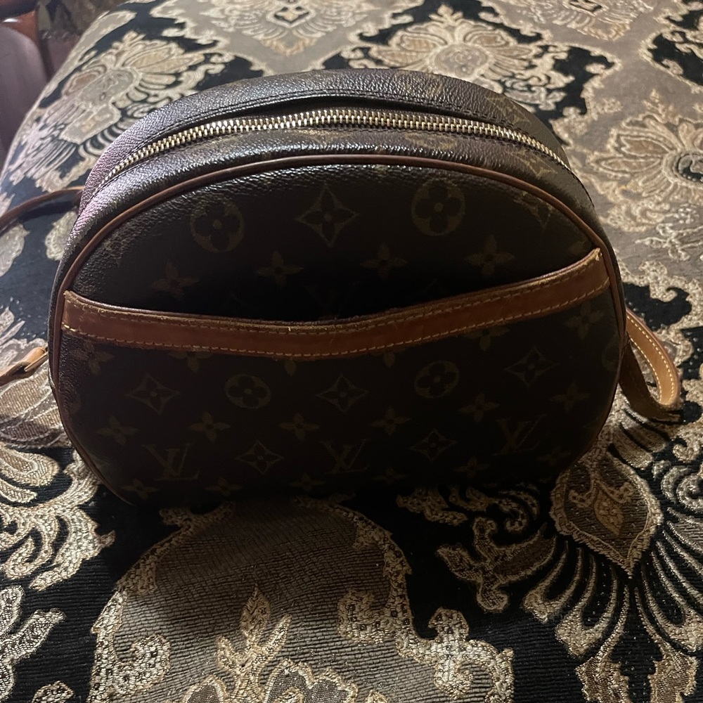 Louis Vuitton blois handbag